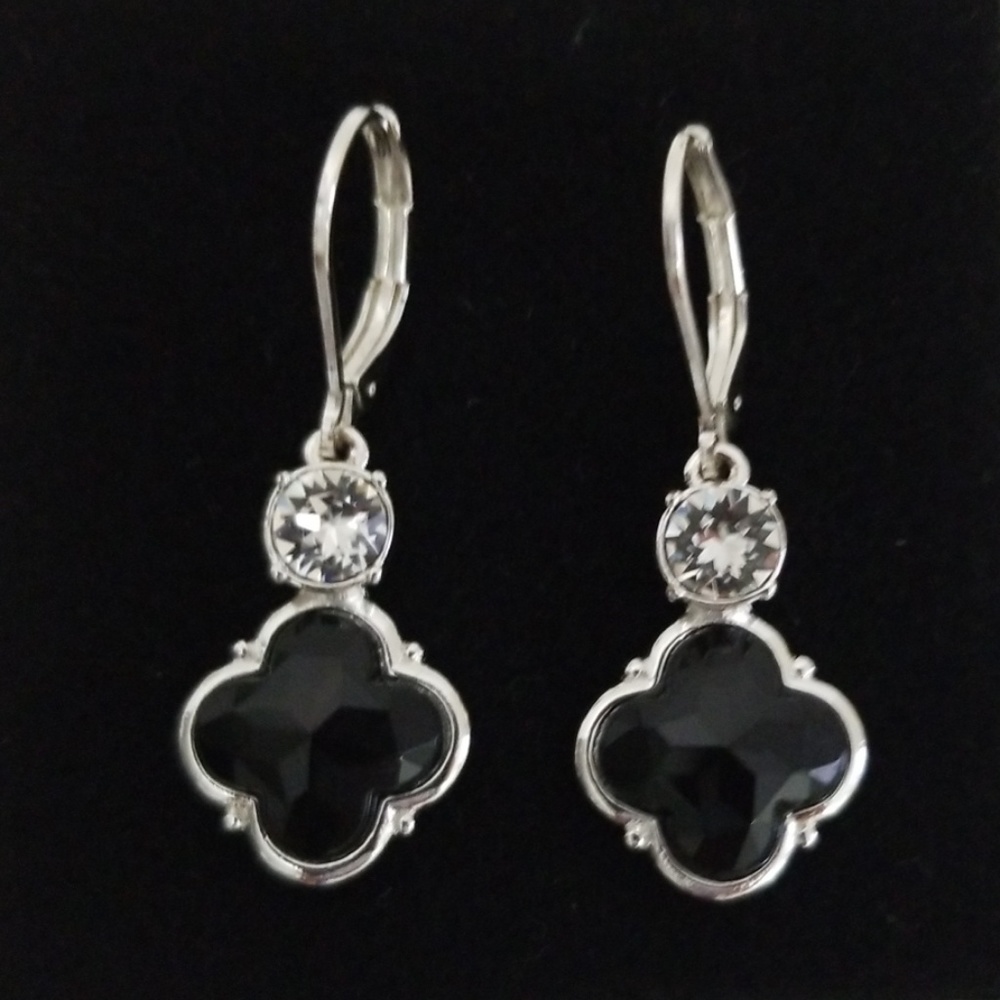 Earring - Picture 2 of 3